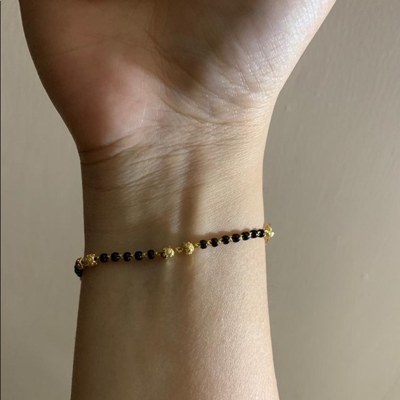 18 carat gold bracelet with black beads - Picture 1 of 2